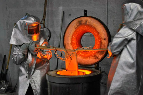 Herrajes y accesorios personalizados en bronce