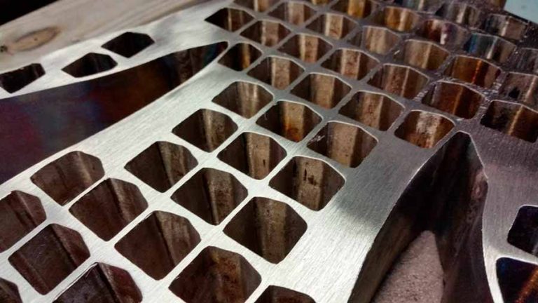 Hotel — Escultura en bronce